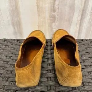 Gucci | Shoes | Gucci Tan Suede Loafers Slipon Elegance  display picture 2